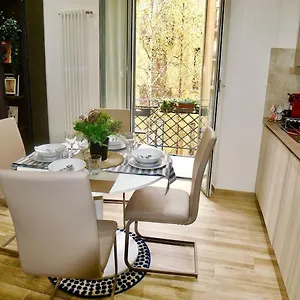 Central Lepetit De Luxe Apartment